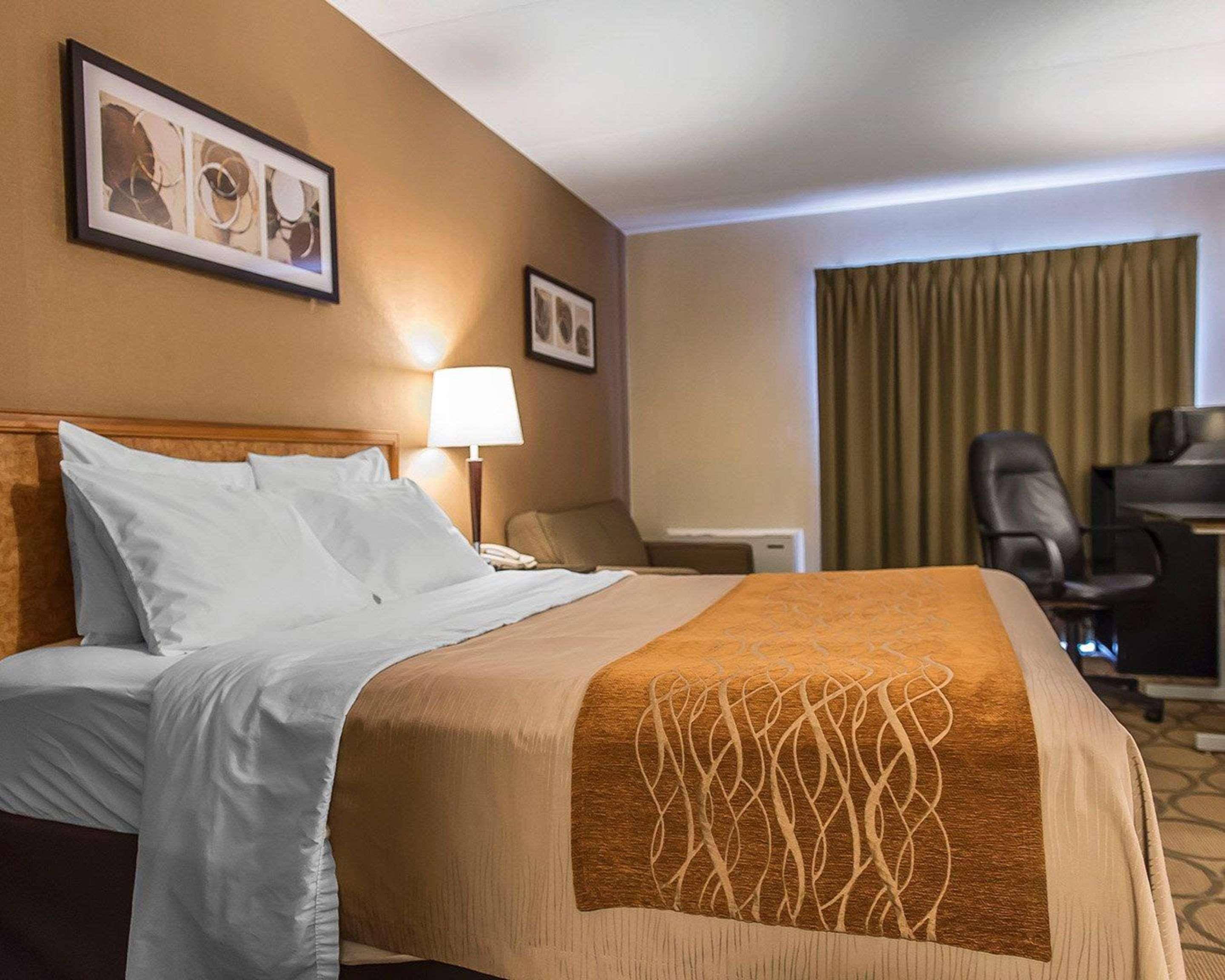 Comfort Inn Hwy 401 Kingston Exterior foto