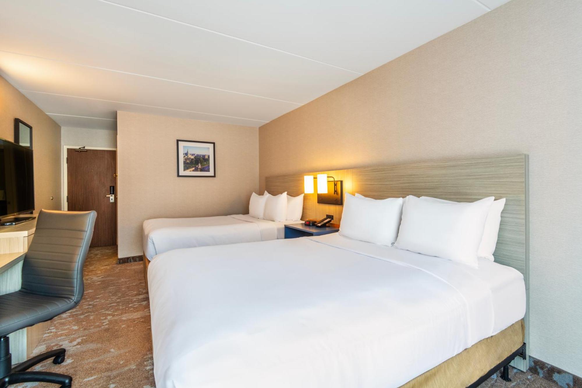 Comfort Inn Hwy 401 Kingston Exterior foto