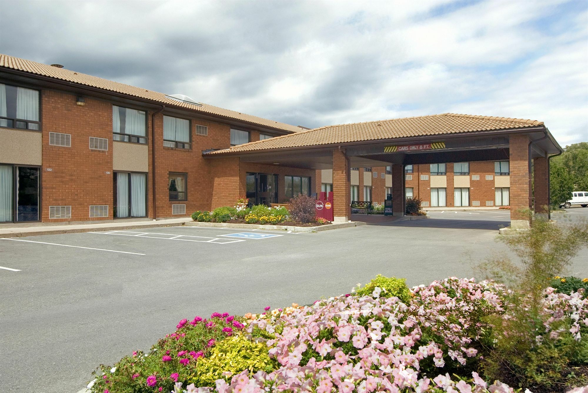 Comfort Inn Hwy 401 Kingston Exterior foto